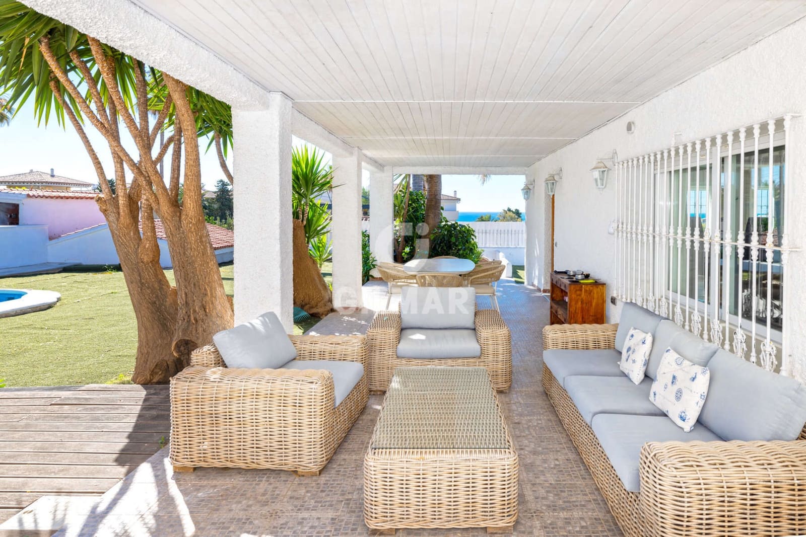 4 sypialnia Willa na sprzedaż w Estepona z basenem garażem - 1 000 000 € (Ref: 9885176)
