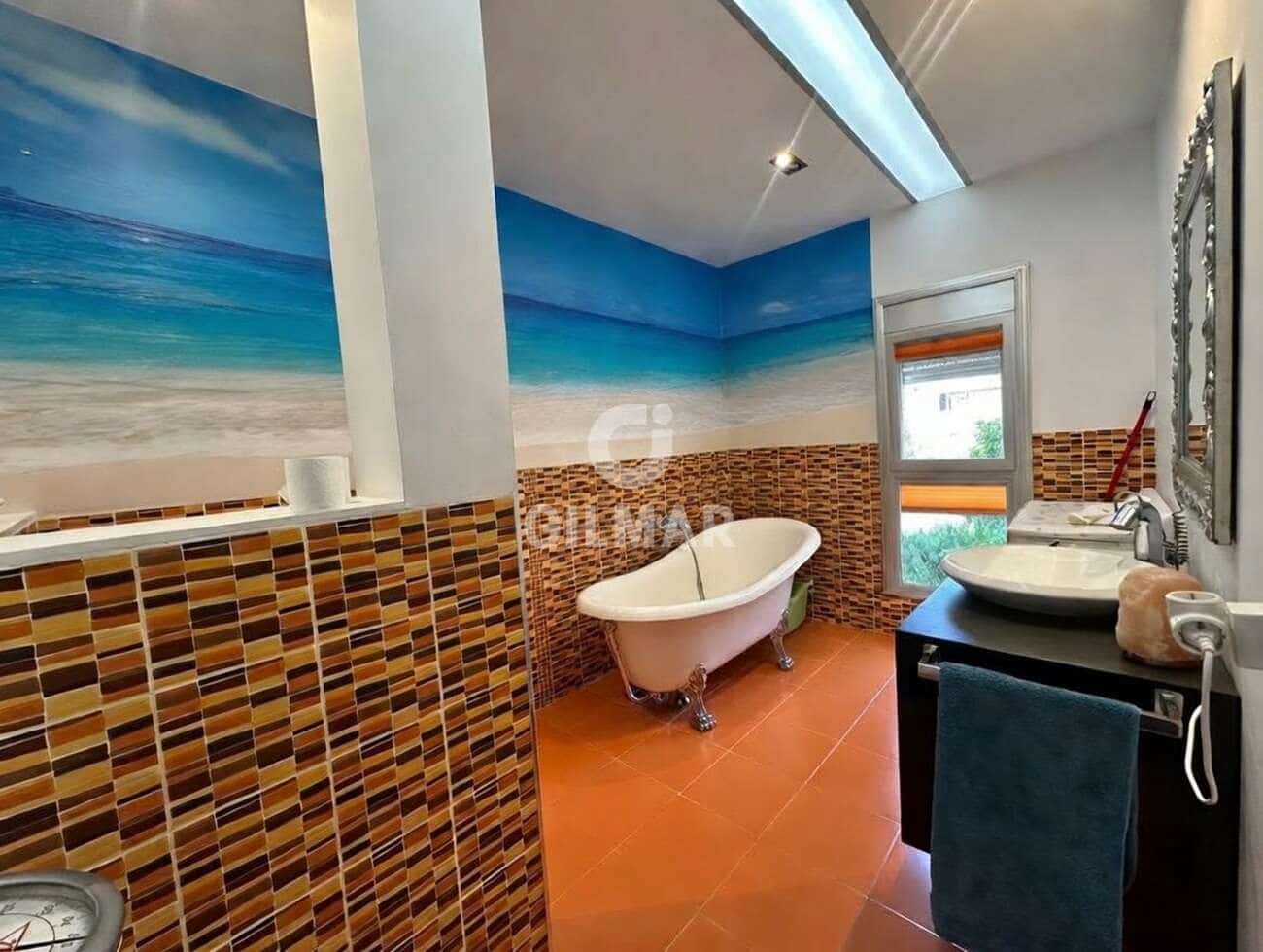 Chalet de 3 habitaciones en Costa del Silencio en venta con piscina garaje - 670.000 € (Ref: 9890983)