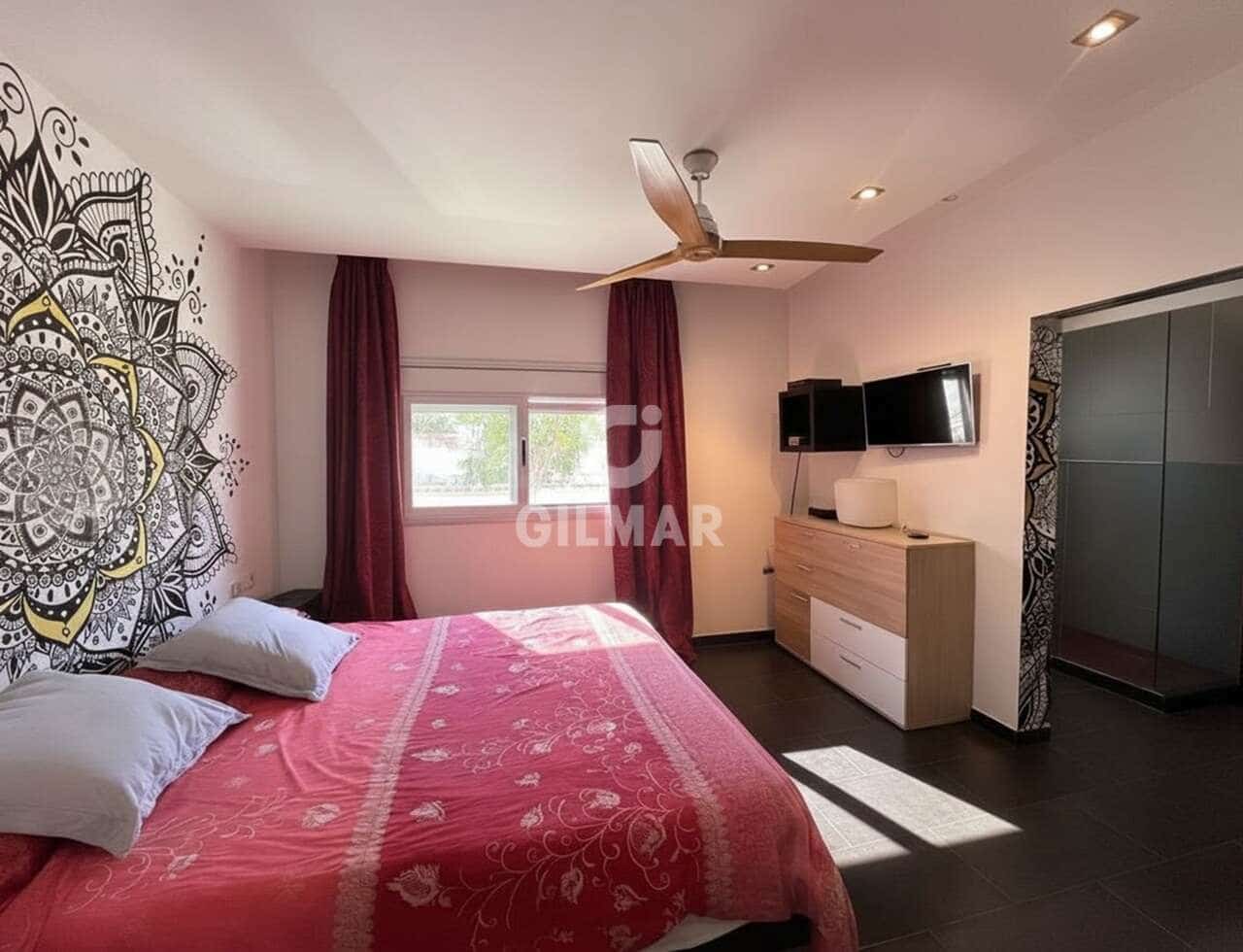 Chalet de 3 habitaciones en Costa del Silencio en venta con piscina garaje - 670.000 € (Ref: 9890983)