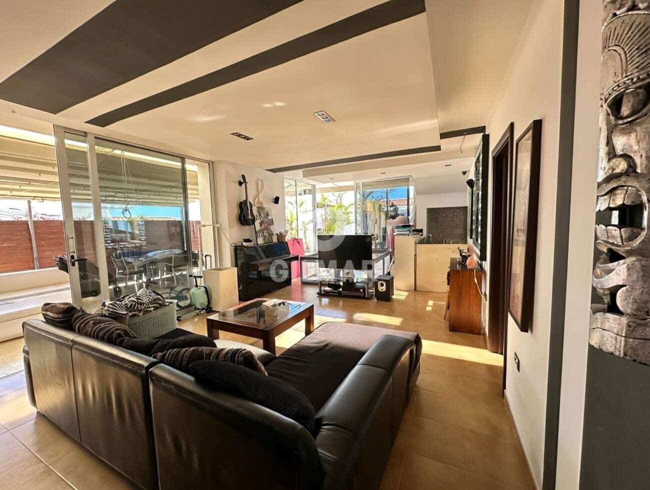 Chalet de 3 habitaciones en Costa del Silencio en venta con piscina garaje - 670.000 € (Ref: 9890983)