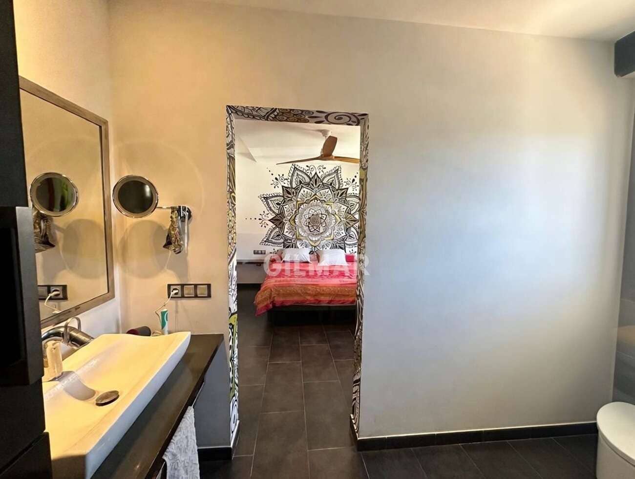 Chalet de 3 habitaciones en Costa del Silencio en venta con piscina garaje - 670.000 € (Ref: 9890983)
