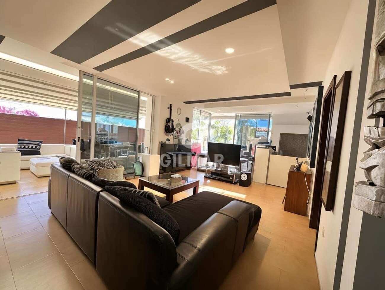Chalet de 3 habitaciones en Costa del Silencio en venta con piscina garaje - 670.000 € (Ref: 9890983)