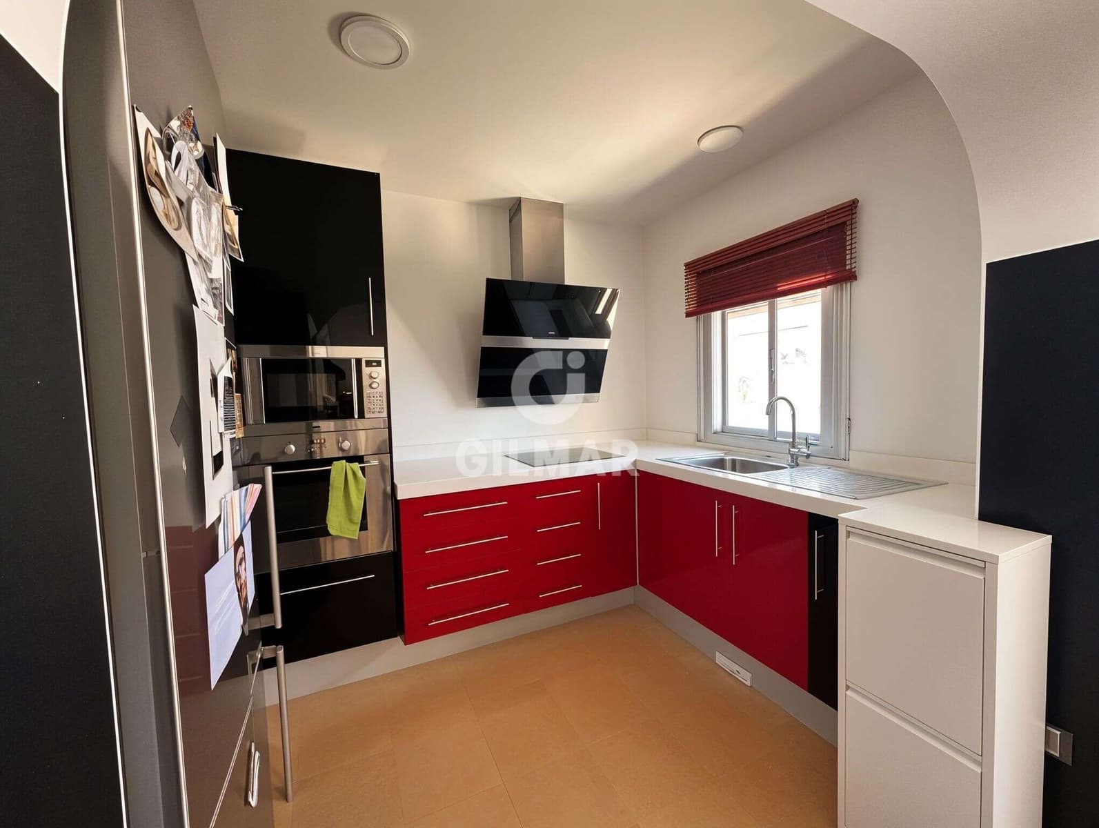 Chalet de 3 habitaciones en Costa del Silencio en venta con piscina garaje - 670.000 € (Ref: 9890983)