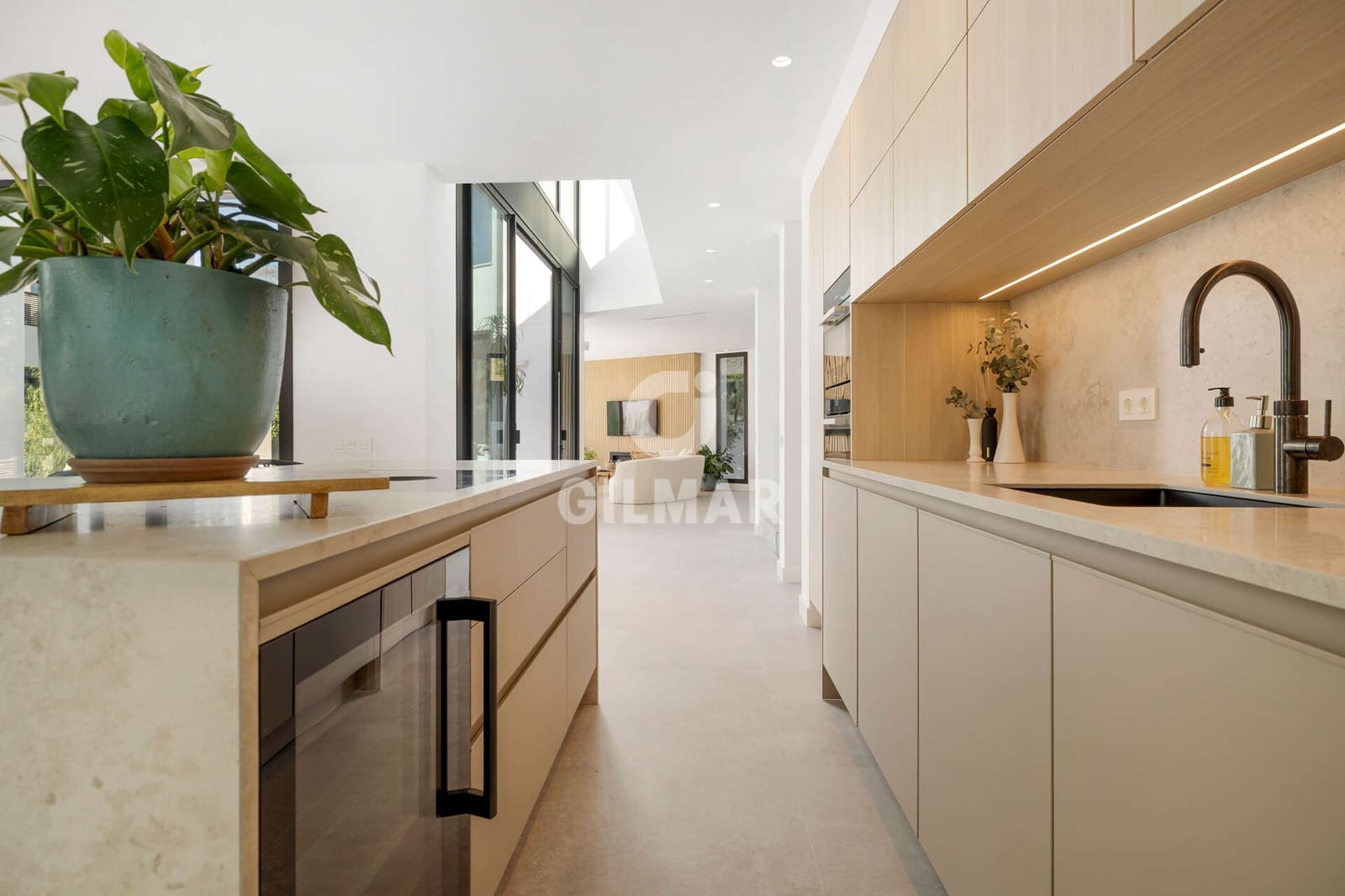 5 Zimmer Villa zu verkaufen in Marbesa mit Pool Garage - 3.345.000 € (Ref: 9891349)