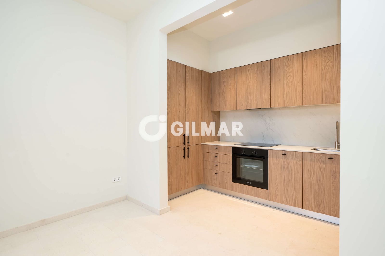 Piso de 3 habitaciones en Madrid ciudad en venta - 580.000 € (Ref: 9892984)