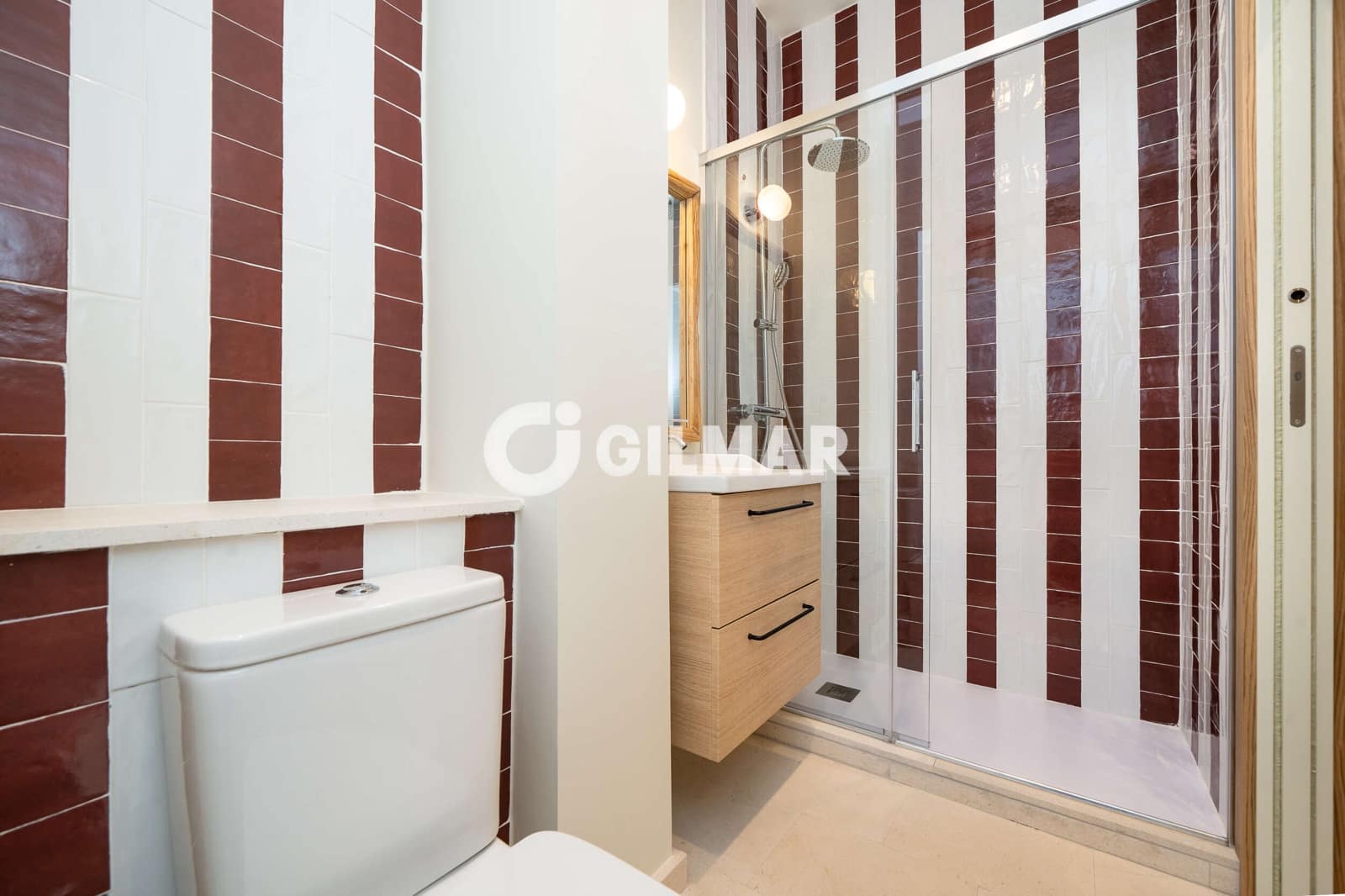 Piso de 3 habitaciones en Madrid ciudad en venta - 580.000 € (Ref: 9892984)
