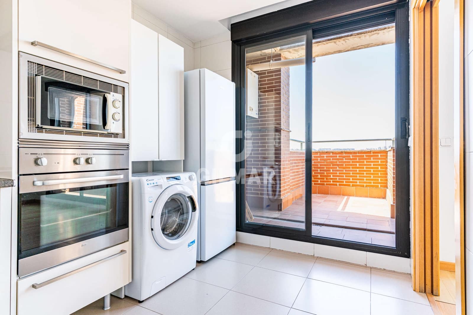2 sovrum Takvåning till salu i Madrid stad med pool garage - 715 000 € (Ref: 9893249)