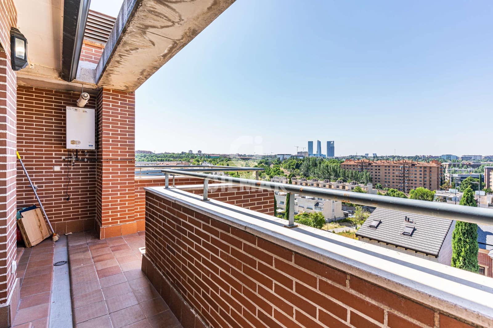 2 sovrum Takvåning till salu i Madrid stad med pool garage - 715 000 € (Ref: 9893249)