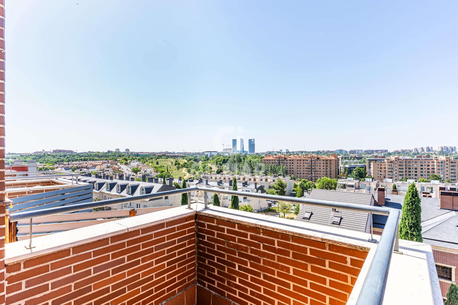 2 sovrum Takvåning till salu i Madrid stad med pool garage - 715 000 € (Ref: 9893249)
