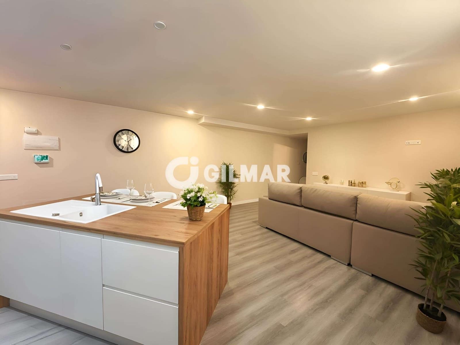 3 bedroom Flat for sale in Los Cristianos with pool - € 339,000 (Ref: 9895381)