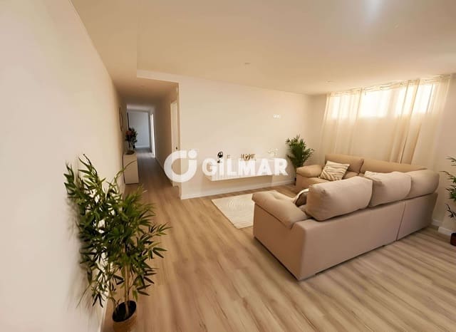 3 makuuhuone Asunto myytävänä paikassa Los Cristianos, Arona mukana uima-altaan - 339 000 € (Ref: 9895381)