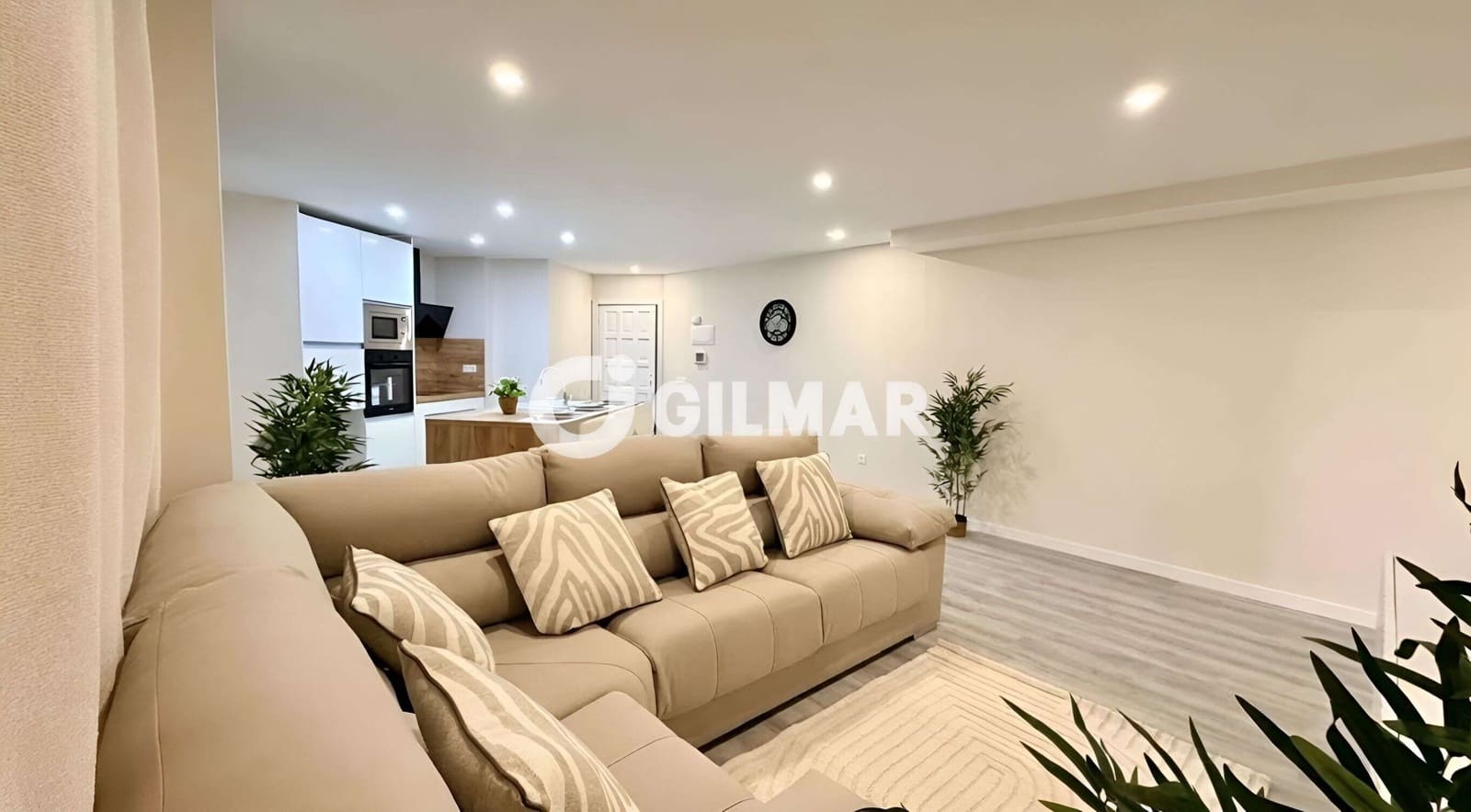 3 bedroom Flat for sale in Los Cristianos with pool - € 339,000 (Ref: 9895381)