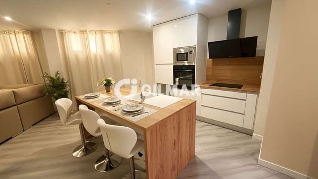 3 soveværelse Lejlighed til salg i Los Cristianos, Arona med swimmingpool - € 339.000 (Ref: 9895381)