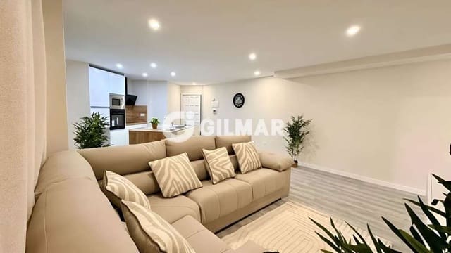 3 soveværelse Lejlighed til salg i Los Cristianos, Arona med swimmingpool - € 339.000 (Ref: 9895381)