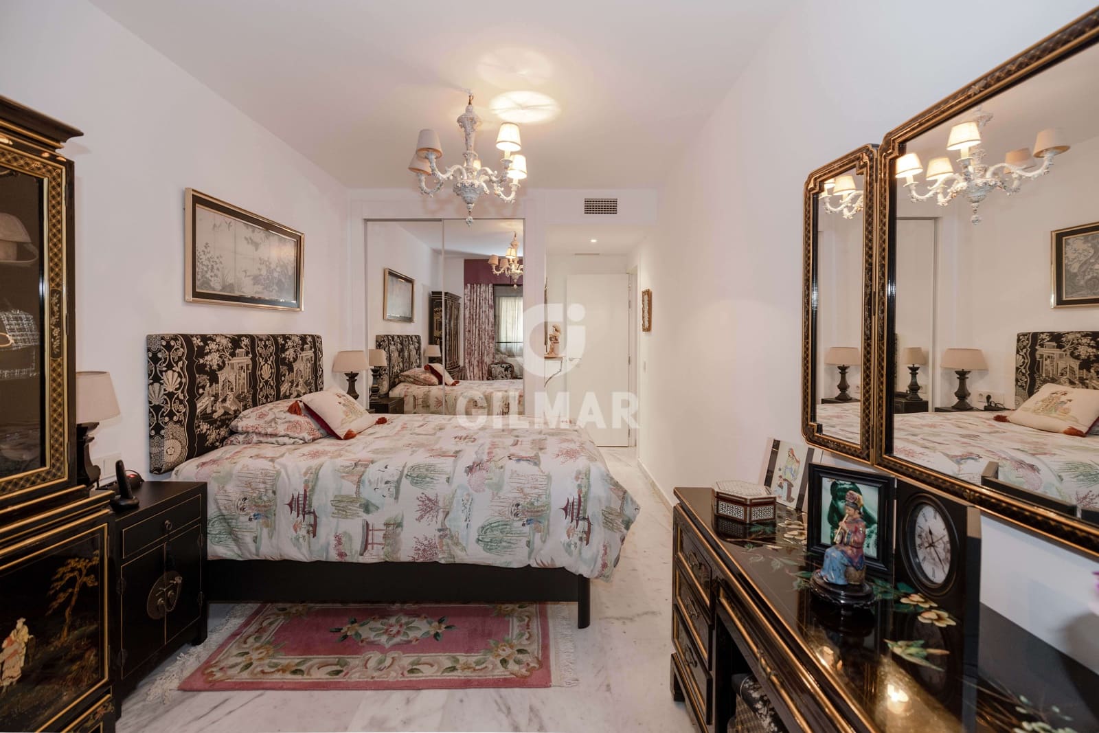 2 bedroom Flat for sale in Golden Mile with pool garage - € 639,000 (Ref: 9895765)