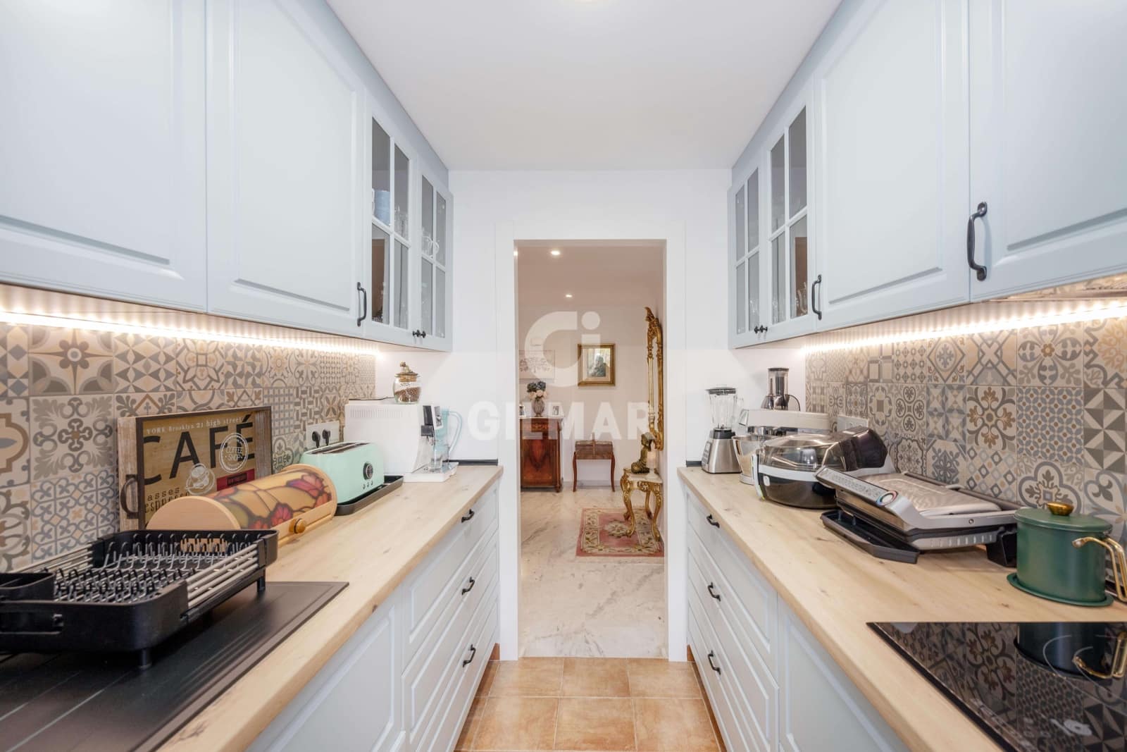 2 bedroom Flat for sale in Golden Mile with pool garage - € 639,000 (Ref: 9895765)