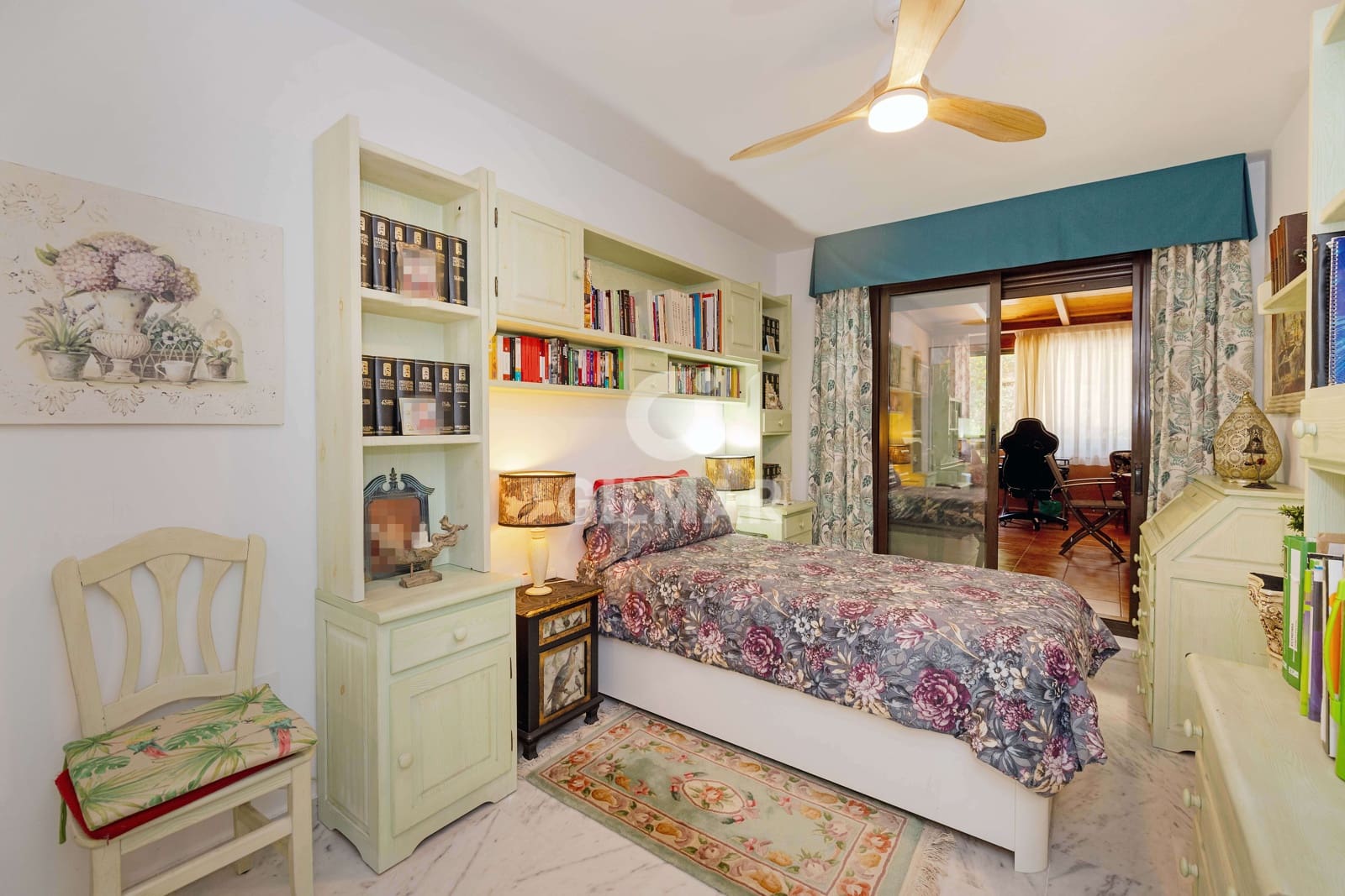 2 bedroom Flat for sale in Golden Mile with pool garage - € 639,000 (Ref: 9895765)
