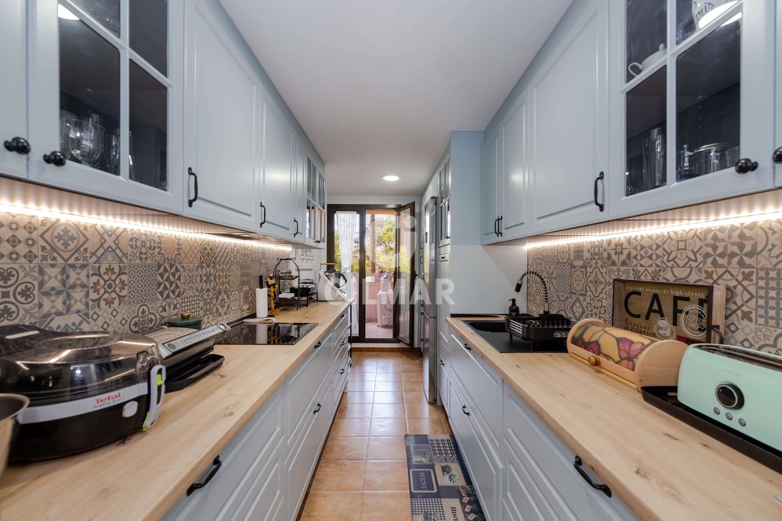 2 bedroom Flat for sale in Golden Mile with pool garage - € 639,000 (Ref: 9895765)