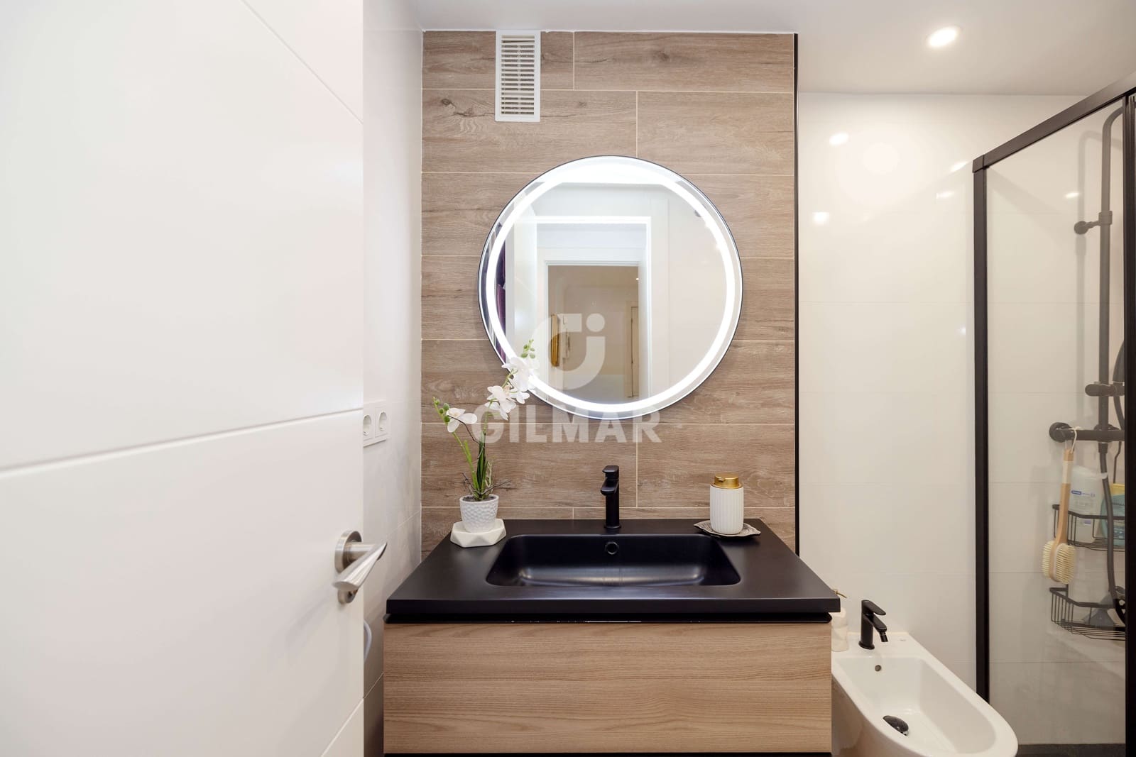 2 bedroom Flat for sale in Golden Mile with pool garage - € 639,000 (Ref: 9895765)