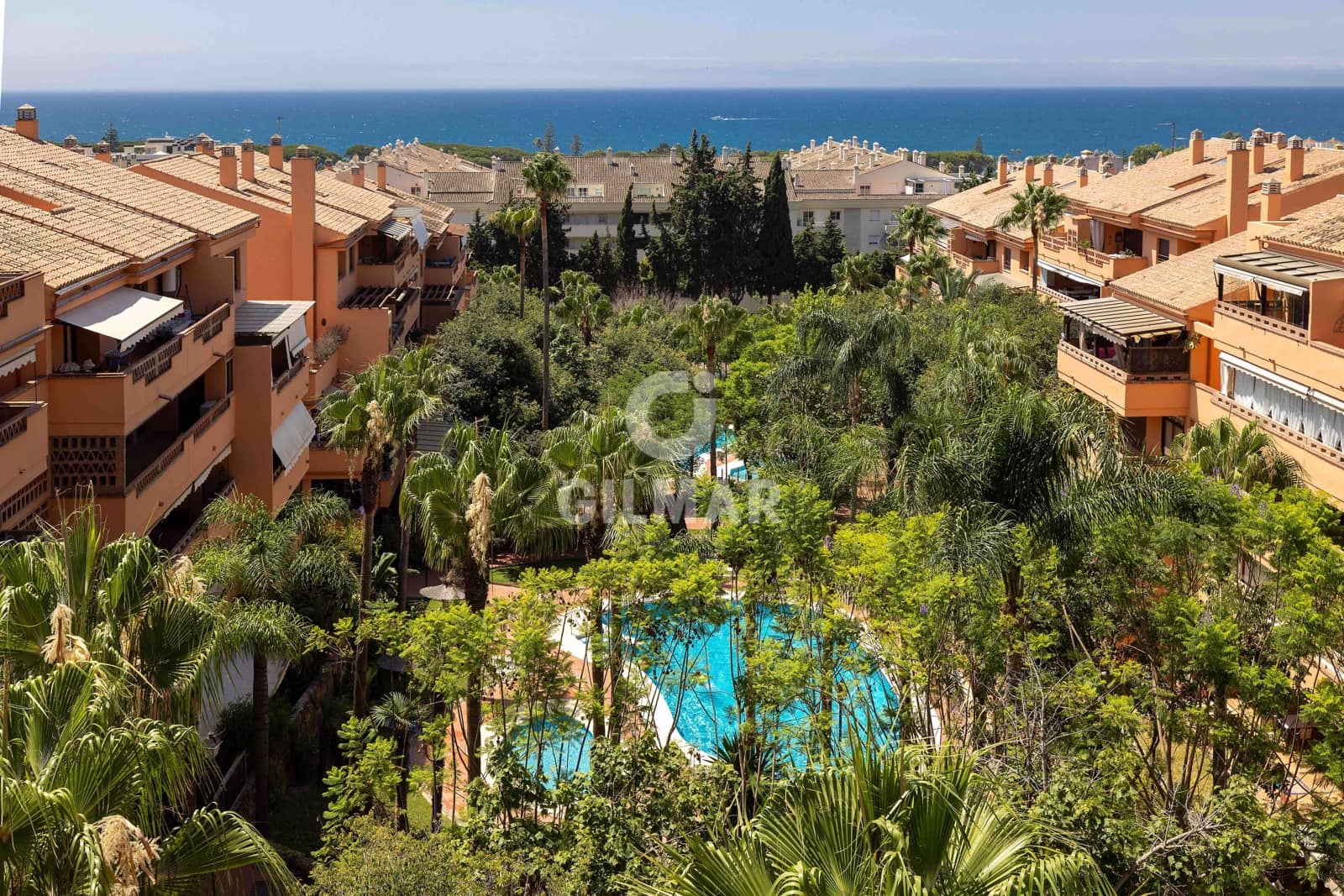 2 bedroom Flat for sale in Golden Mile with pool garage - € 639,000 (Ref: 9895765)