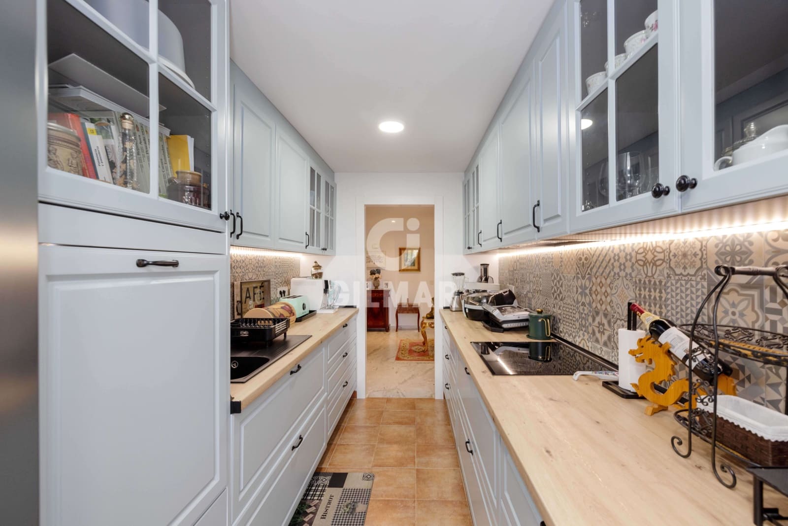 2 bedroom Flat for sale in Golden Mile with pool garage - € 639,000 (Ref: 9895765)