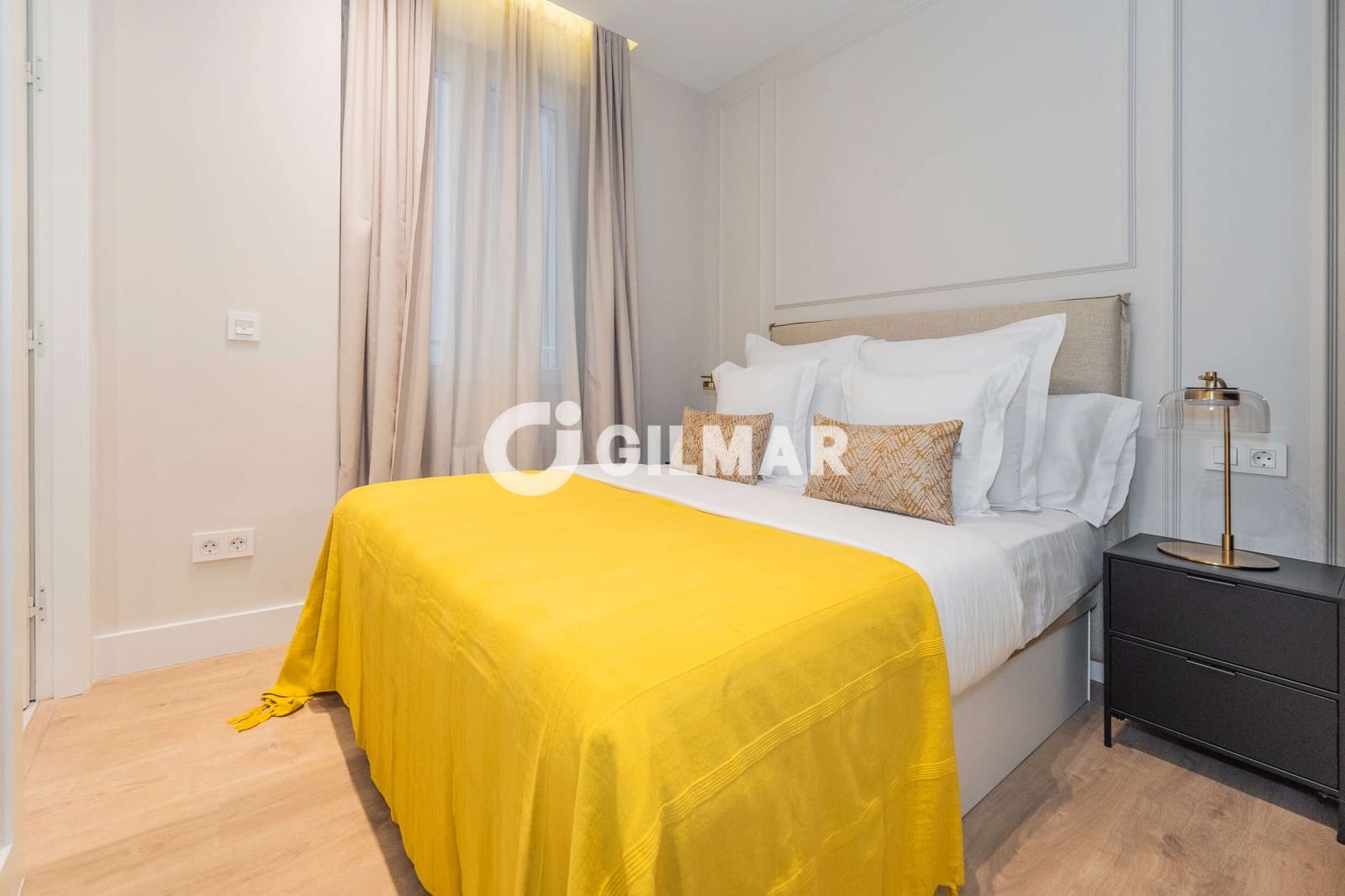 4 soveværelse Lejlighed til salg i Madrid by - € 1.729.000 (Ref: 9898559)