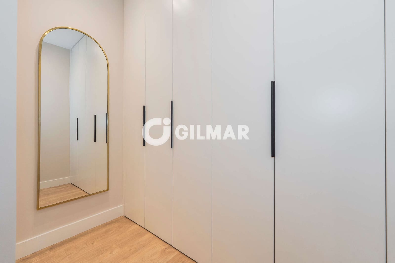4 soveværelse Lejlighed til salg i Madrid by - € 1.729.000 (Ref: 9898559)