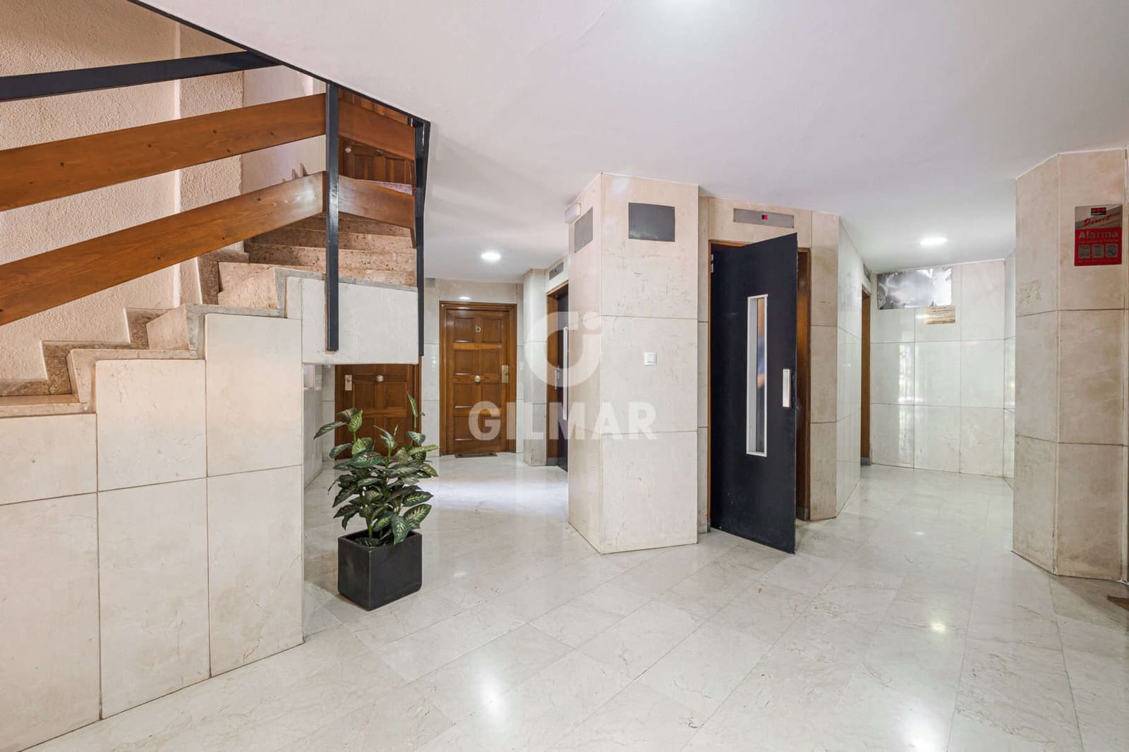 5 bedroom Flat for sale in Seville city - € 596,000 (Ref: 9906690)