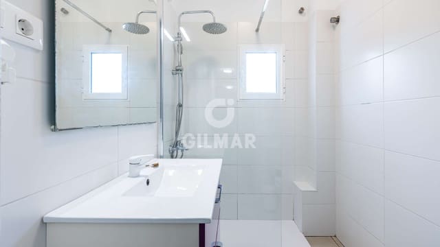 3 chambre Villa/Maison Mitoyenne à vendre à Las Palmas de Gran Canaria - 268 000 € (Ref: 9906691)