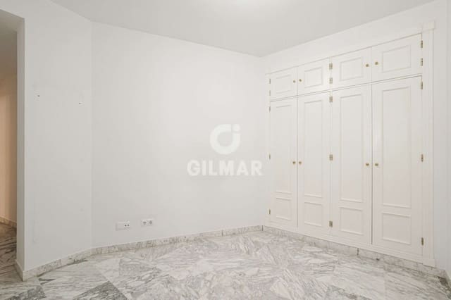 2 sovrum Lägenhet till salu i Huerta de Santa Teresa, Sevilla stad med garage - 370 000 € (Ref: 9906693)