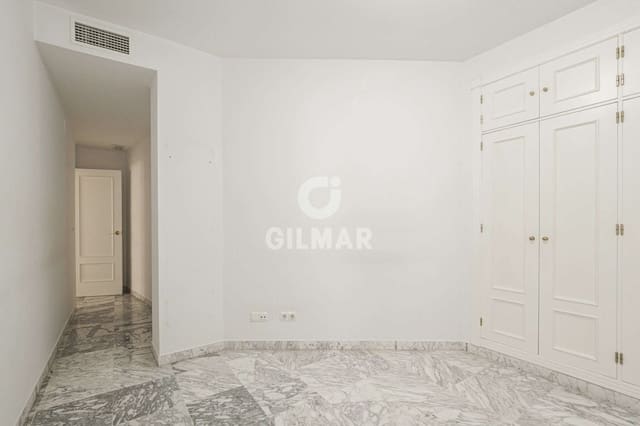 2 sovrum Lägenhet till salu i Huerta de Santa Teresa, Sevilla stad med garage - 370 000 € (Ref: 9906693)