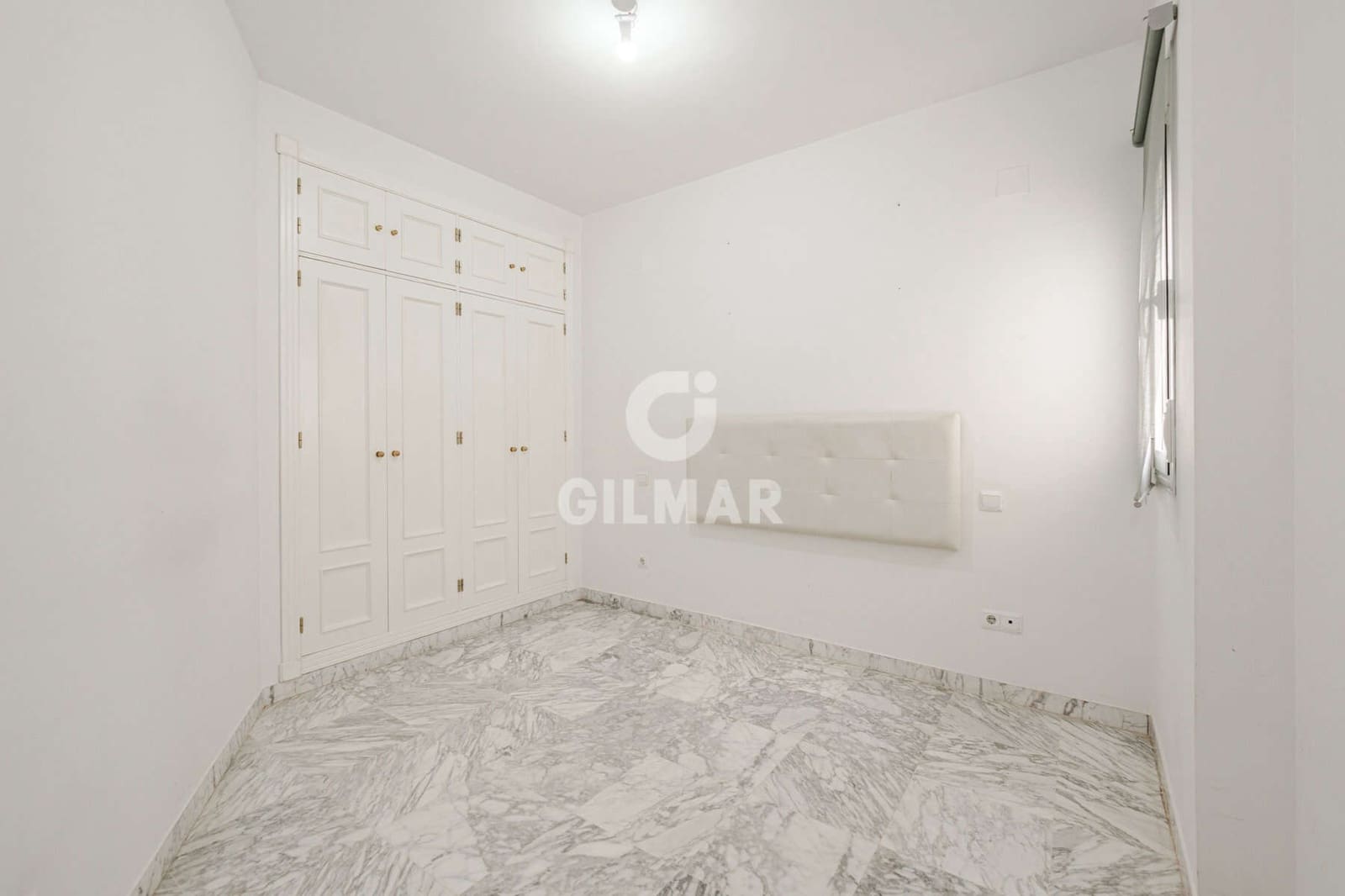 2 sovrum Lägenhet till salu i Sevilla stad med garage - 370 000 € (Ref: 9906693)