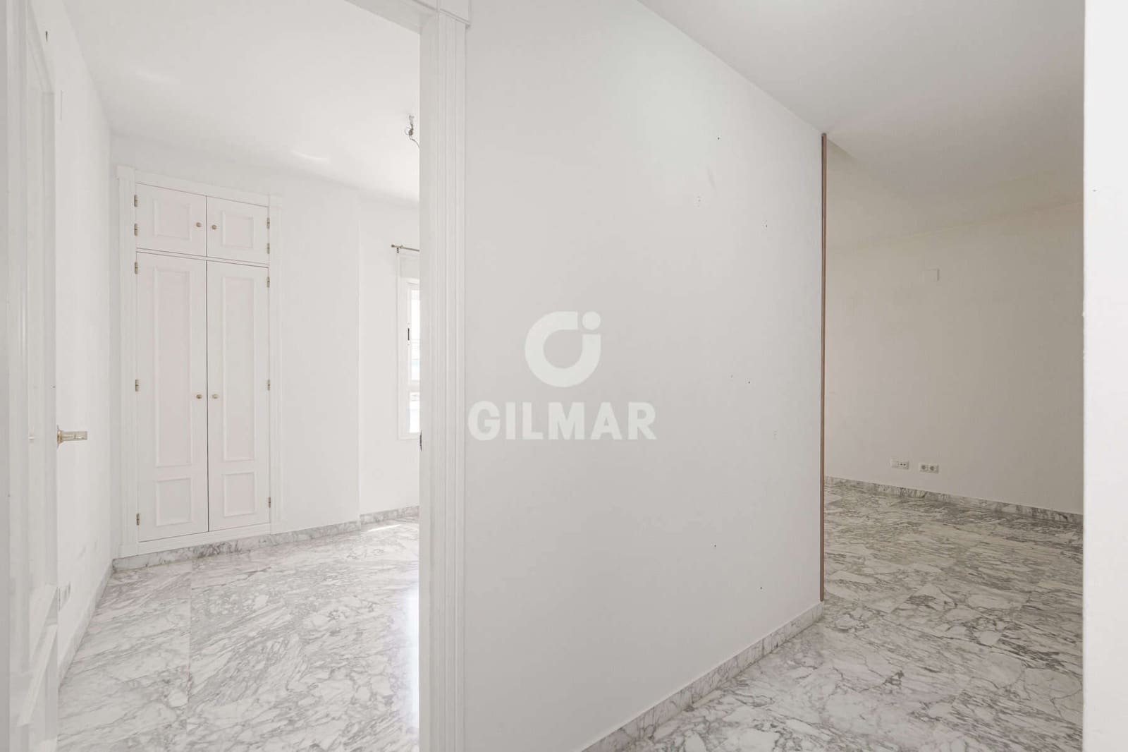 2 sovrum Lägenhet till salu i Sevilla stad med garage - 370 000 € (Ref: 9906693)