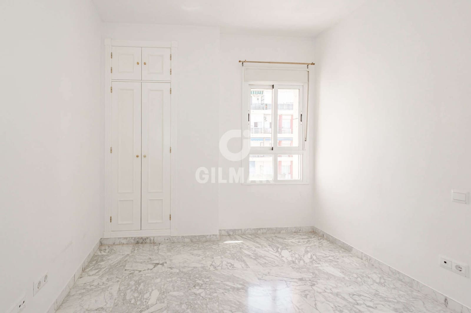 2 sovrum Lägenhet till salu i Sevilla stad med garage - 370 000 € (Ref: 9906693)