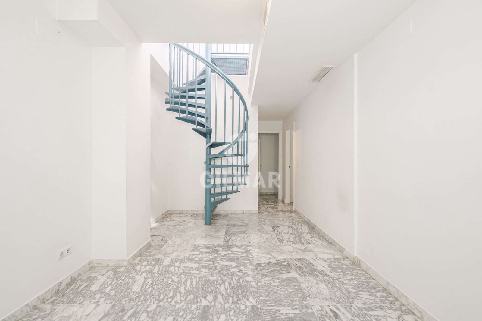 2 sovrum Lägenhet till salu i Sevilla stad med garage - 370 000 € (Ref: 9906693)