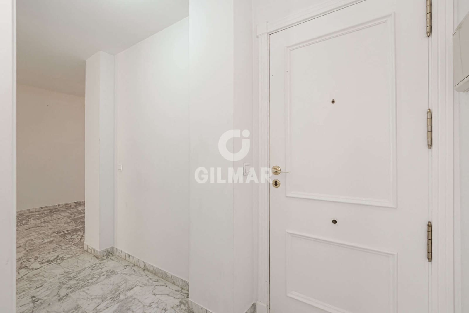 2 sovrum Lägenhet till salu i Sevilla stad med garage - 370 000 € (Ref: 9906693)