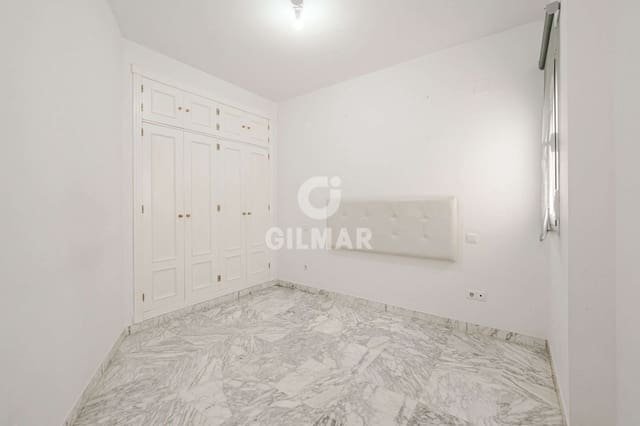 2 sovrum Lägenhet till salu i Huerta de Santa Teresa, Sevilla stad med garage - 370 000 € (Ref: 9906693)