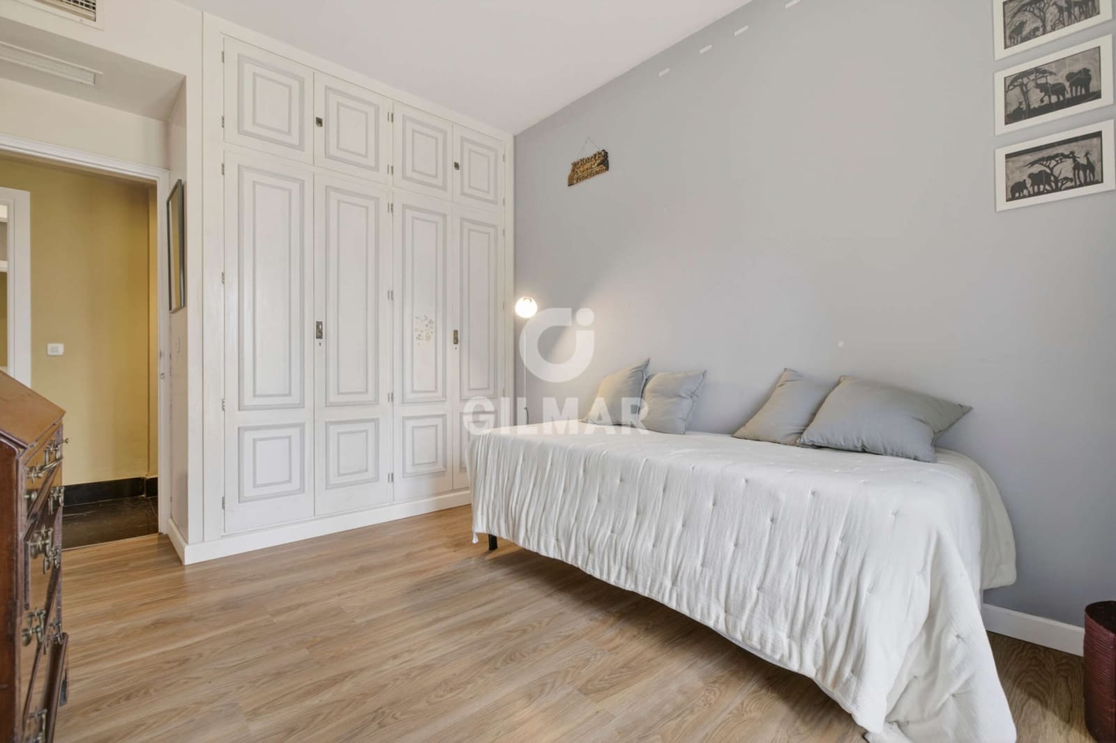 Chalet de 4 habitaciones en Tomares en venta con piscina garaje - 925.000 € (Ref: 9906696)
