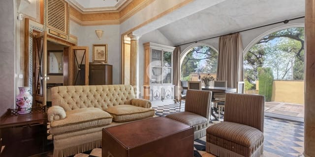 Chalet de 4 habitaciones en Tomares en venta con piscina garaje - 925.000 € (Ref: 9906696)