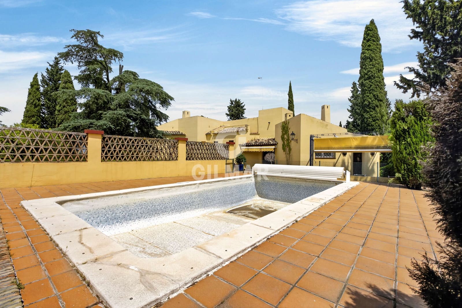 Chalet de 4 habitaciones en Tomares en venta con piscina garaje - 925.000 € (Ref: 9906696)