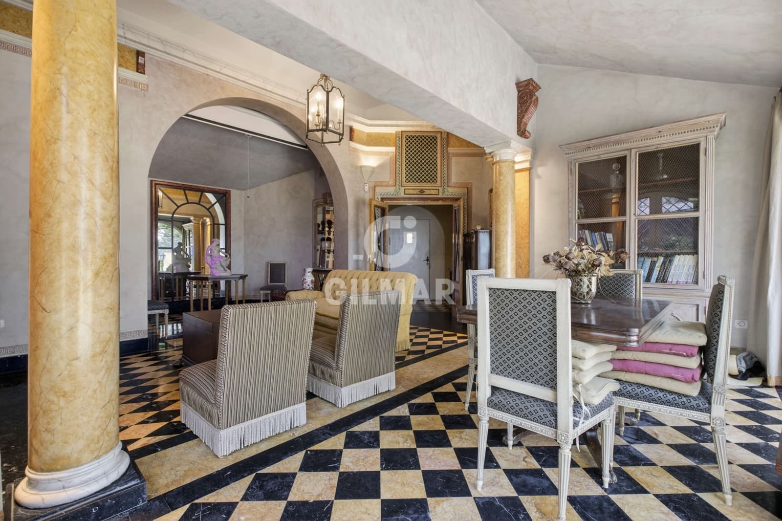Chalet de 4 habitaciones en Tomares en venta con piscina garaje - 925.000 € (Ref: 9906696)
