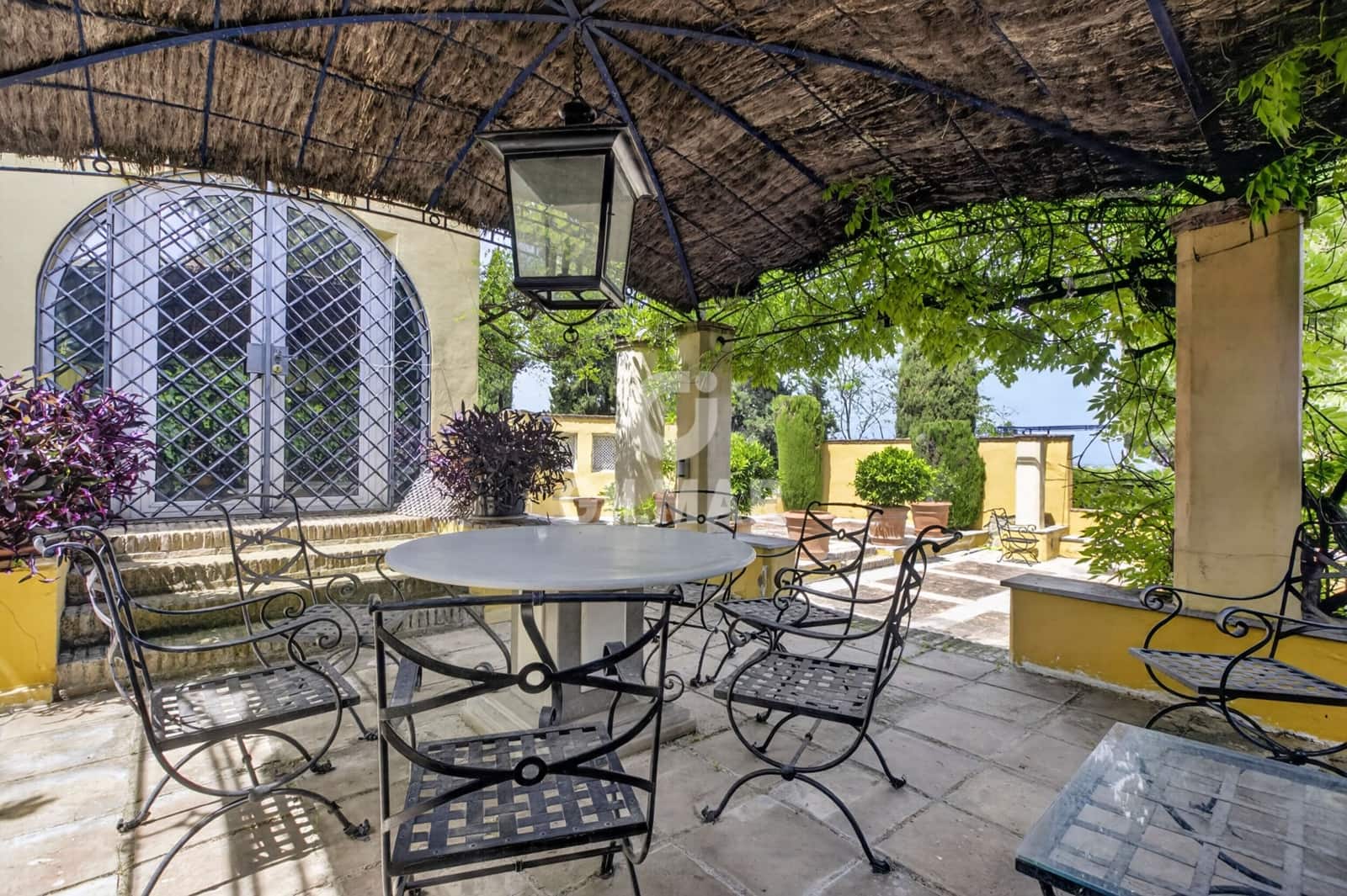 Chalet de 4 habitaciones en Tomares en venta con piscina garaje - 925.000 € (Ref: 9906696)