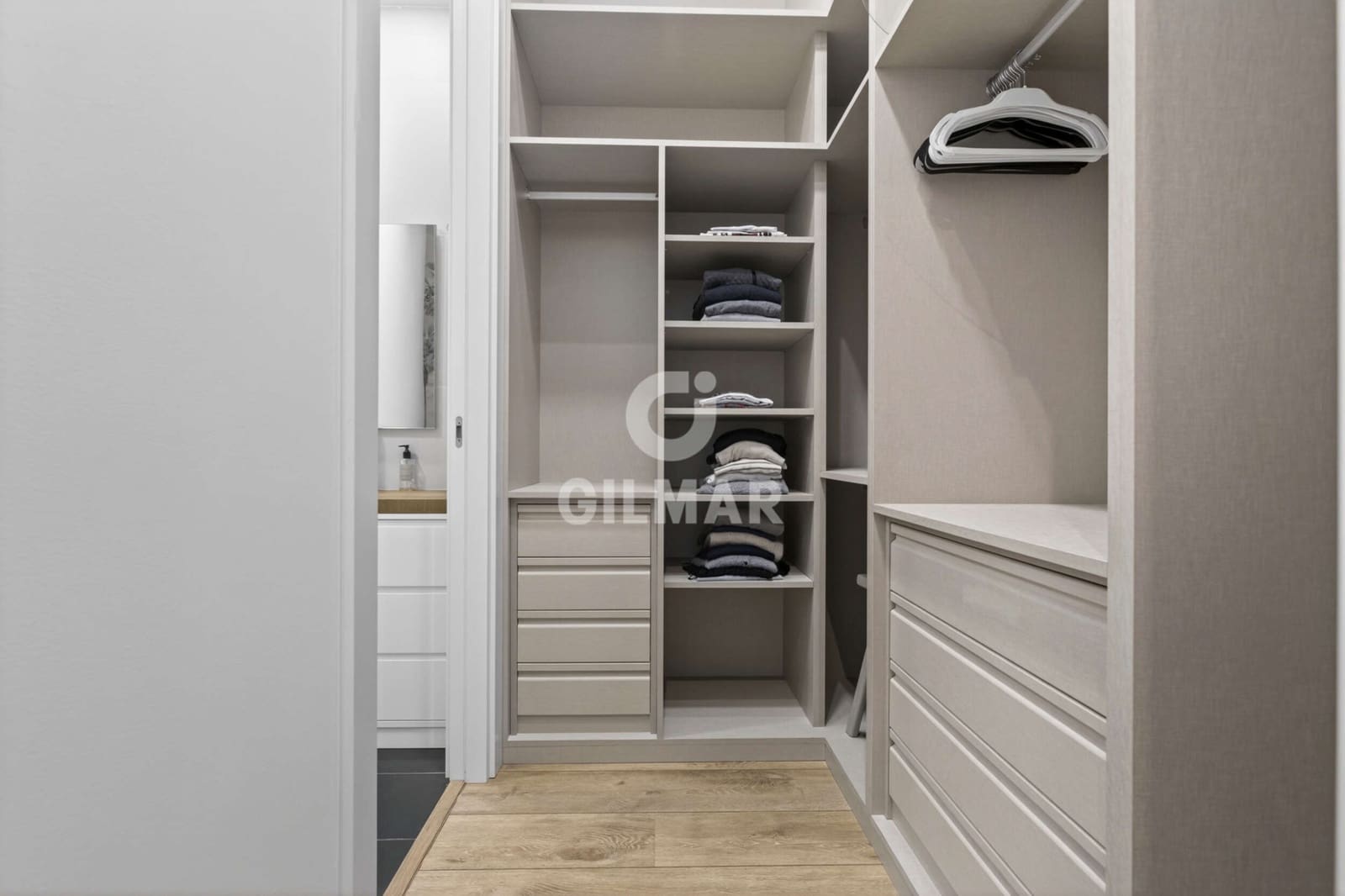 3 bedroom Flat for sale in Seville city with pool garage - € 798,000 (Ref: 9906697)