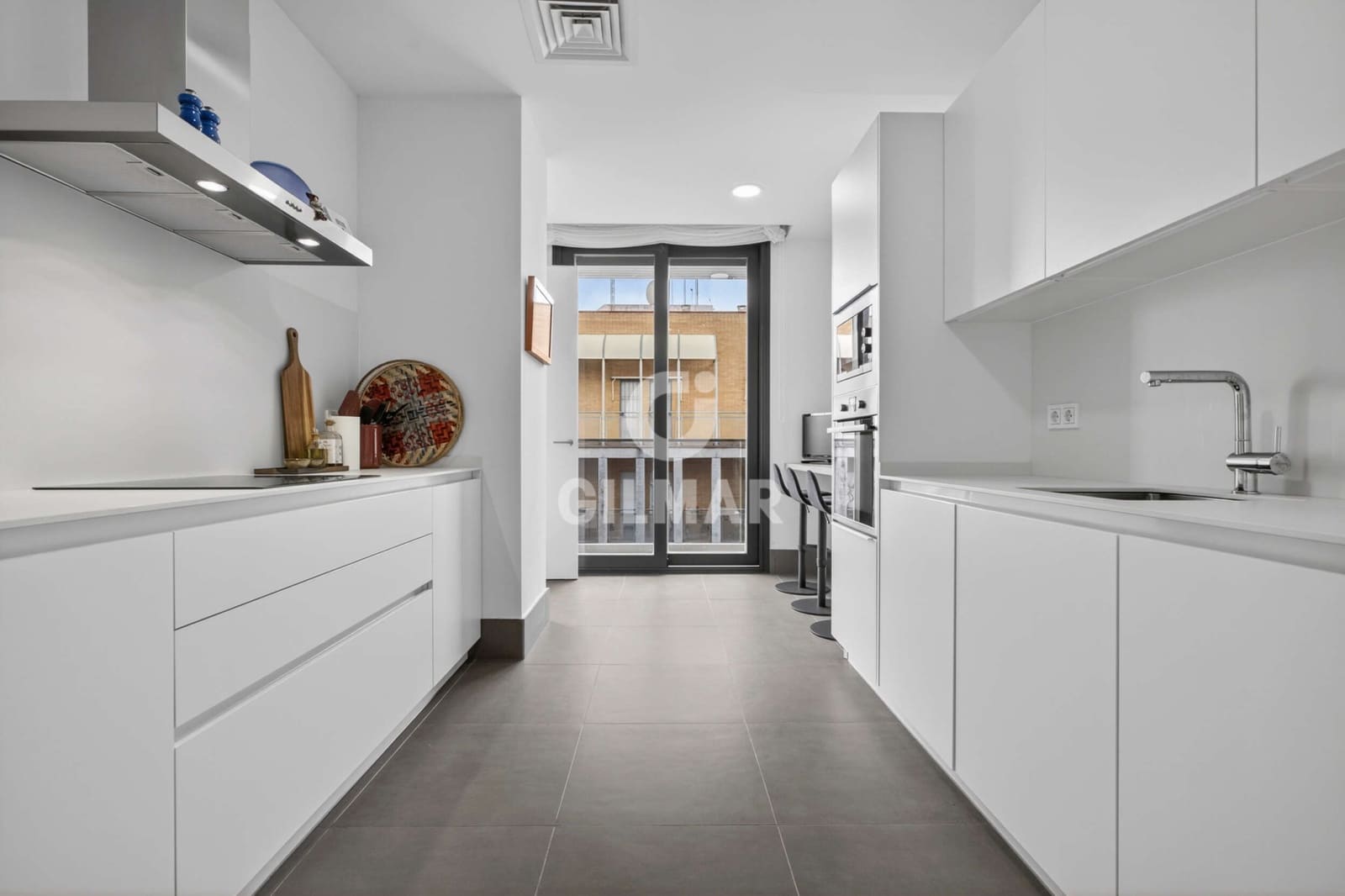 3 bedroom Flat for sale in Seville city with pool garage - € 798,000 (Ref: 9906697)