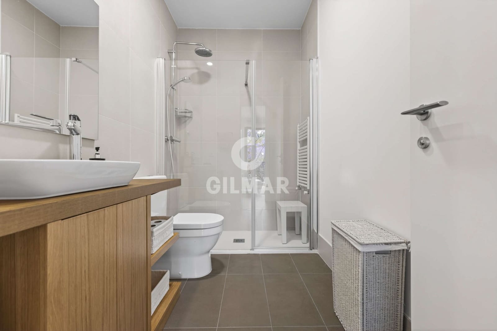 3 bedroom Flat for sale in Seville city with pool garage - € 798,000 (Ref: 9906697)