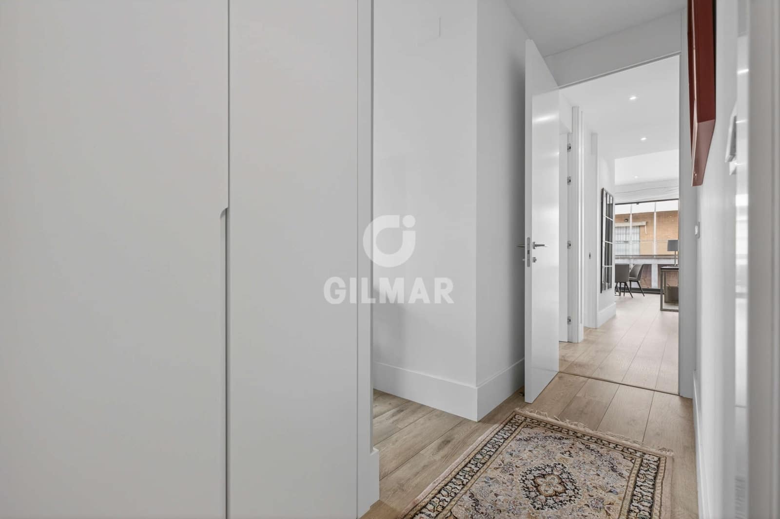 3 bedroom Flat for sale in Seville city with pool garage - € 798,000 (Ref: 9906697)