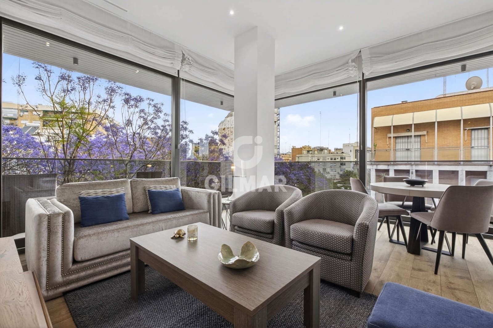 3 bedroom Flat for sale in Seville city with pool garage - € 798,000 (Ref: 9906697)