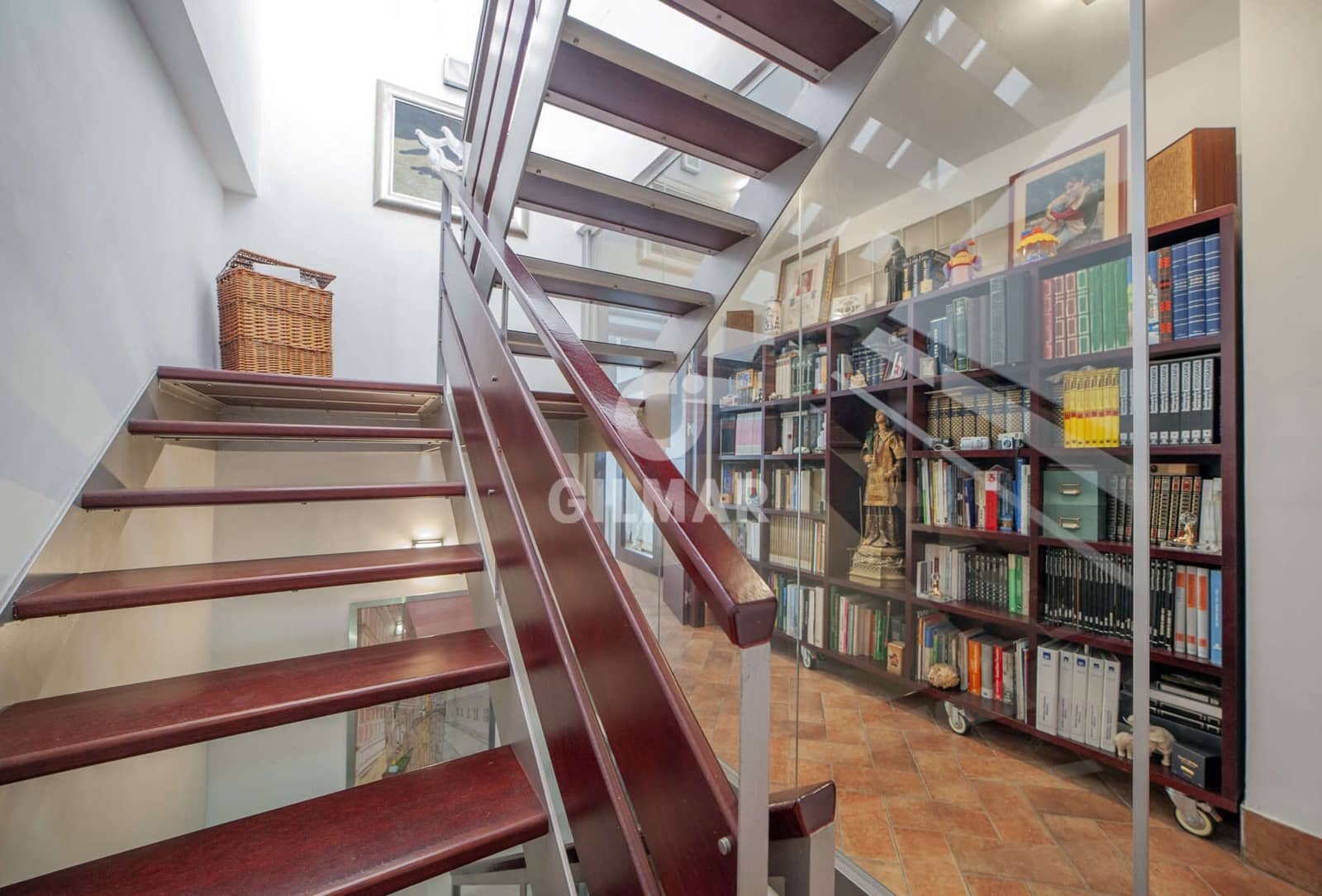 4 bedroom Terraced Villa for sale in Seville city - € 687,000 (Ref: 9906698)
