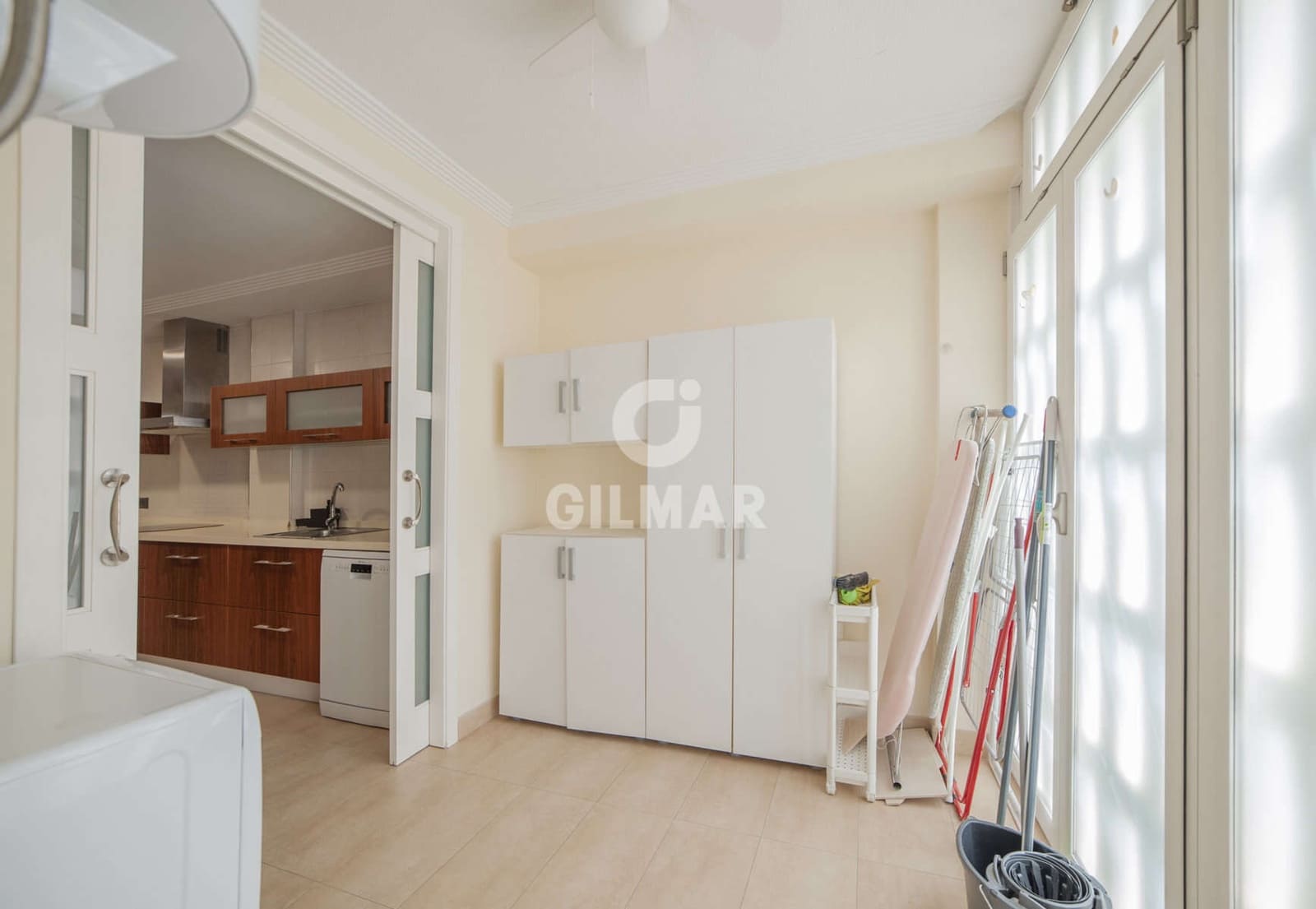 4 bedroom Flat for sale in Seville city with garage - € 780,000 (Ref: 9906699)