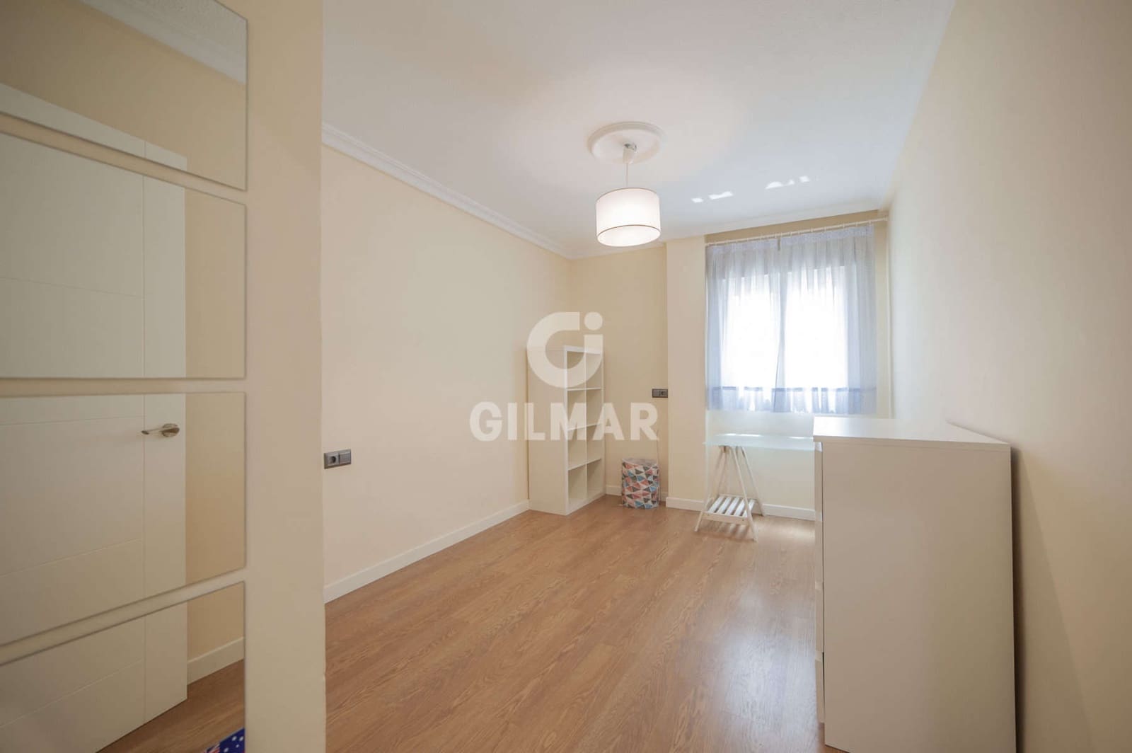 4 bedroom Flat for sale in Seville city with garage - € 780,000 (Ref: 9906699)
